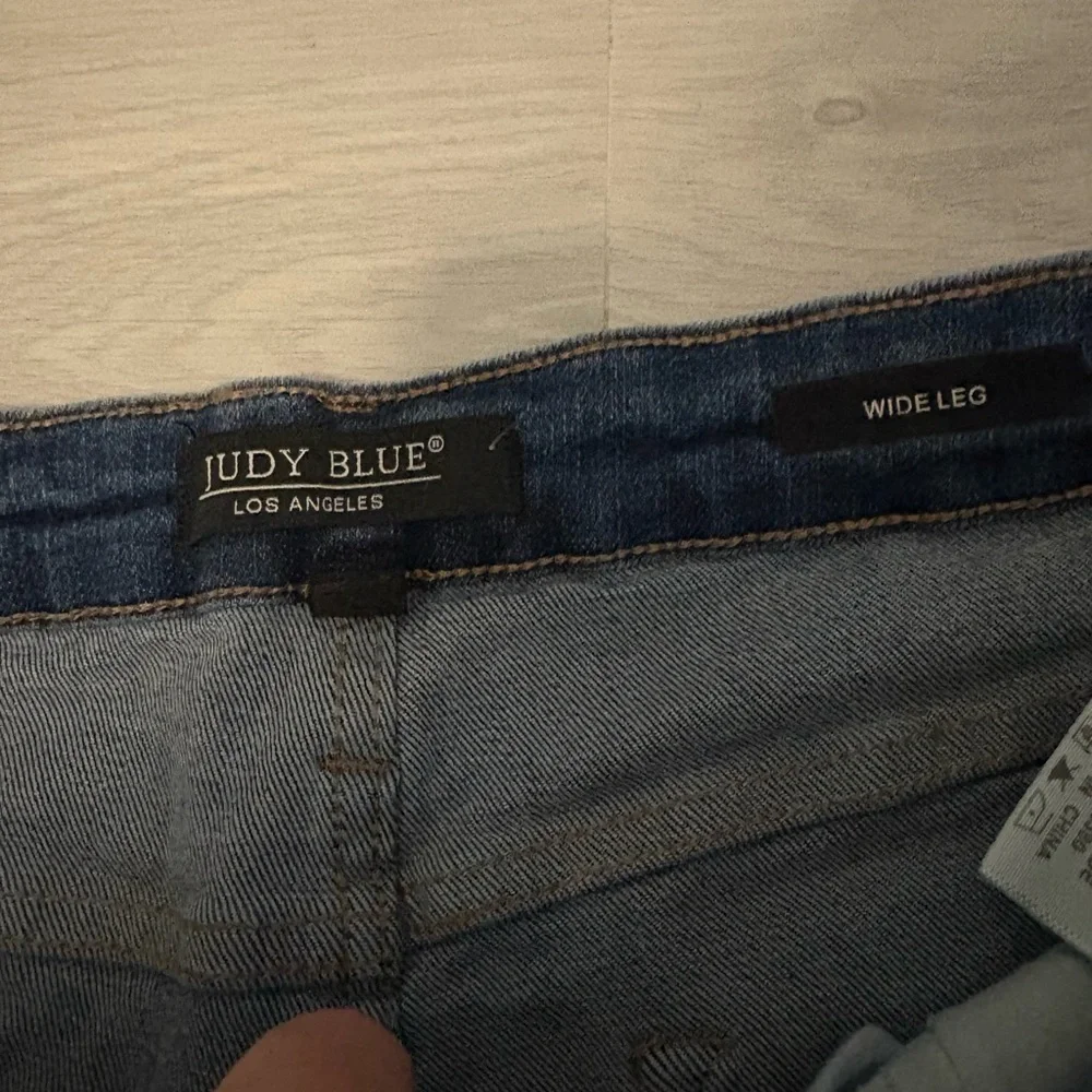 Judy Blue Distressed Wide Leg Pants-Will Accept Reasonable Offers - Picture 4 of 5